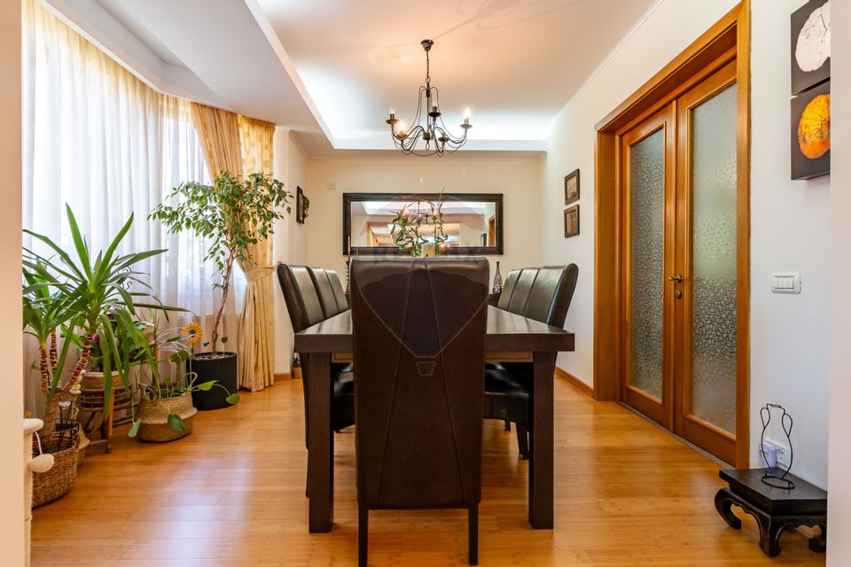 Casă / Vilă de vanzare in Corbeanca, str. Laguna albastra, langa lac