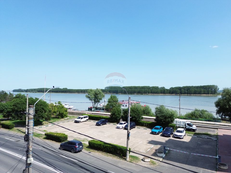 Apartament de vânzare Galați, 6 camere, Faleză - locuință sau birouri