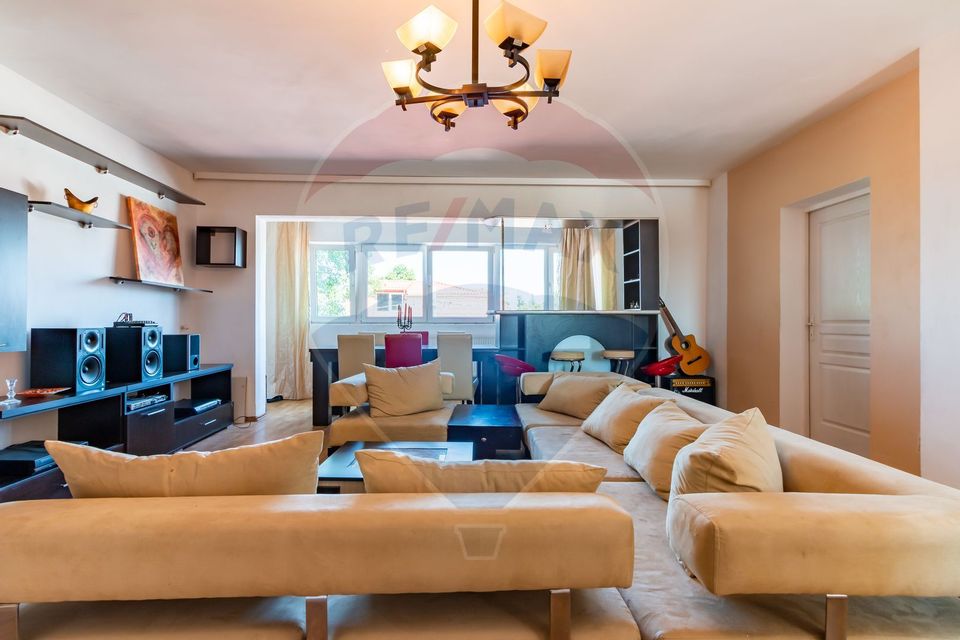 House / Villa with 7 rooms for sale in Giulesti area