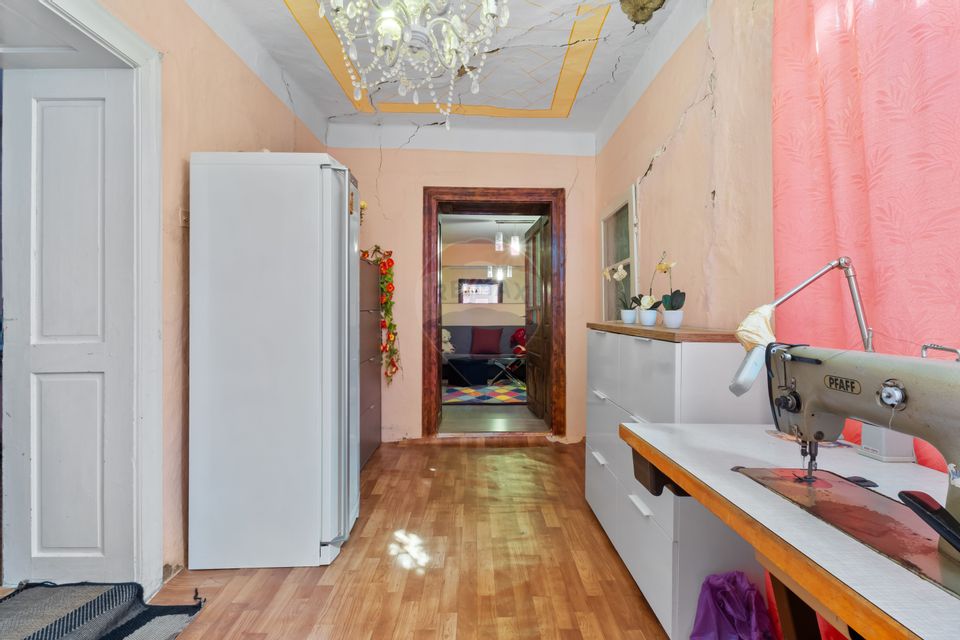 Casă de vânzare cu 5 camere- Nădab, oraș Chișineu-Criș, județul Arad.