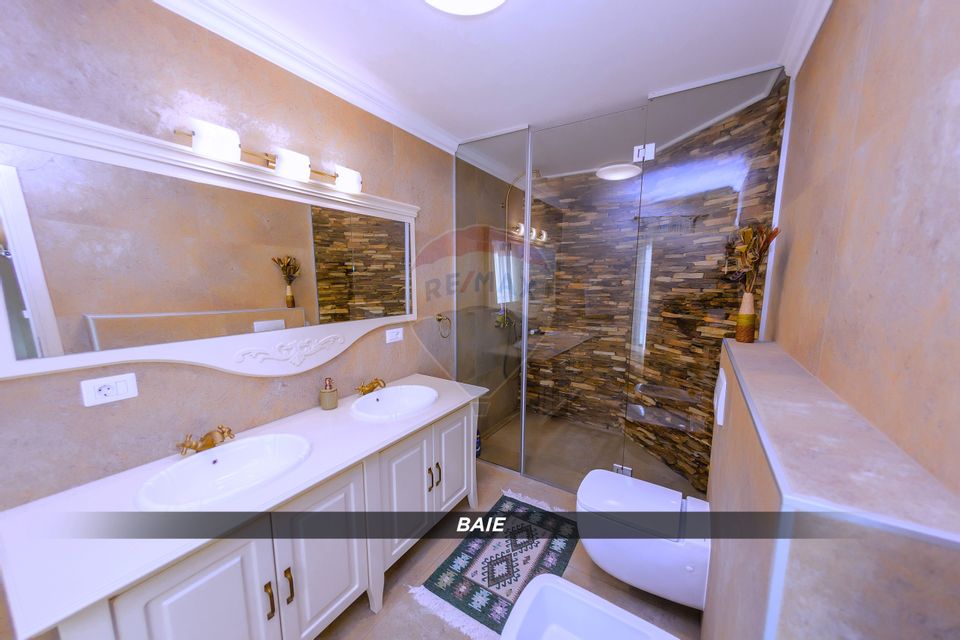 DE VANZARE proprietate exclusivista