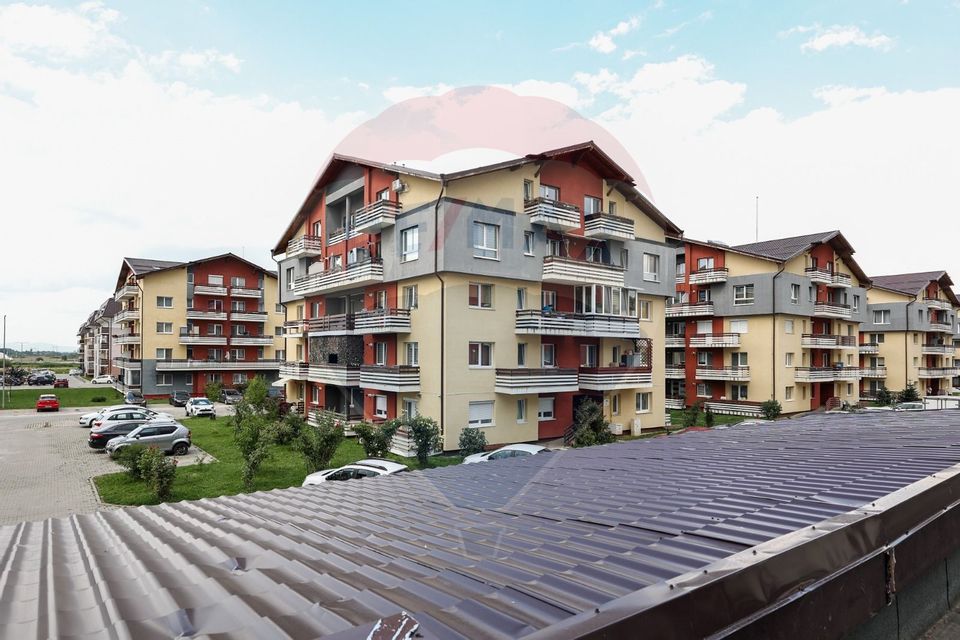 Apartament decomandat, 60 mp utili, 2 camere, debara, balcon!