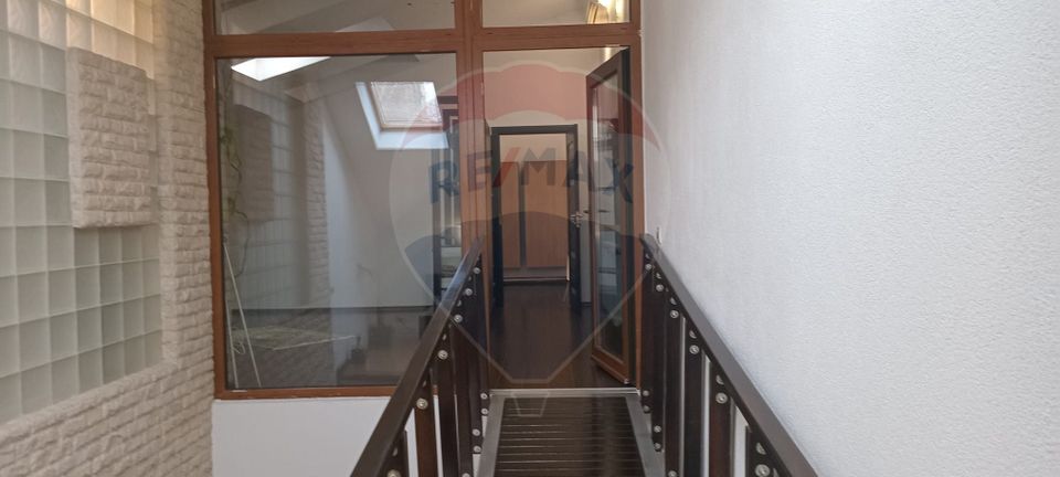 4 room House / Villa for sale, Central area