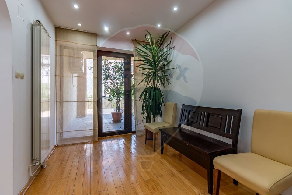 Villa for sale 14 rooms/SWIMMING POOL/ GENEROUS LAND/ BRAGADIRU-ILFOV