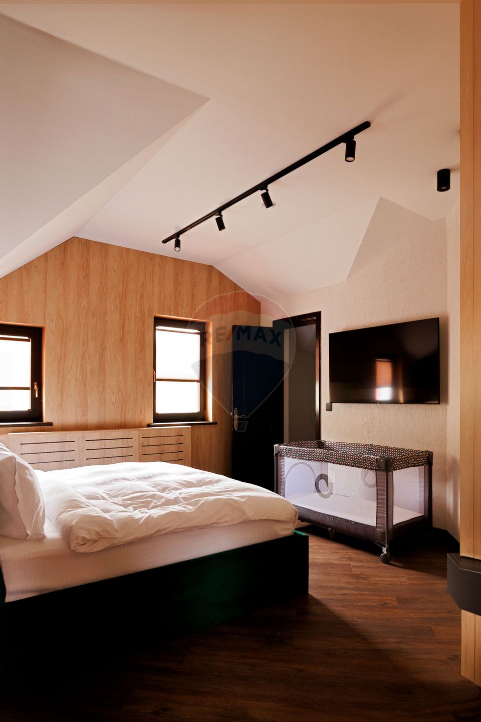 Pensiune Manastirea Humorului, de Vânzare în Inima Bucovinei