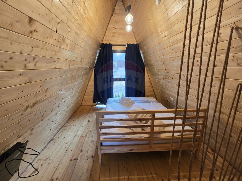 Proprietate Specială în Gura Râului, Sibiu – Două Cabane A-Frame