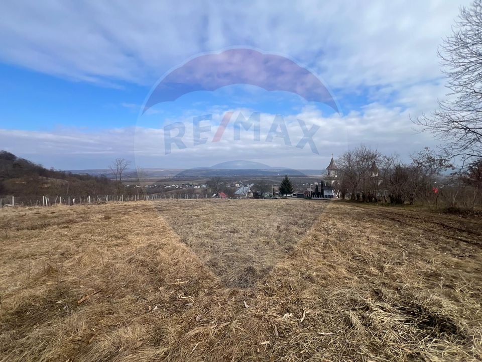 Land 2,600sqm Garleni / Strada Peot Negru Cezar