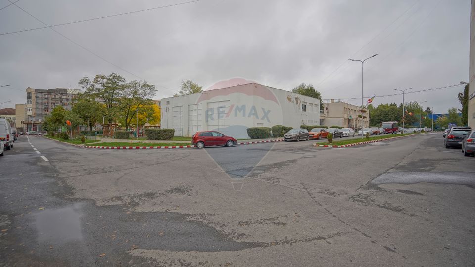 Vânzare clădire comercială in Municipiul Săcele, judetul Brasov