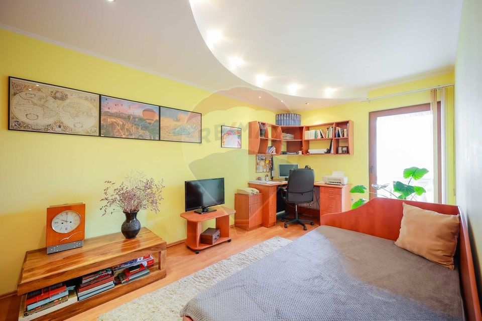 Casă cu 7 camere de vânzare în zona Ultracentrală