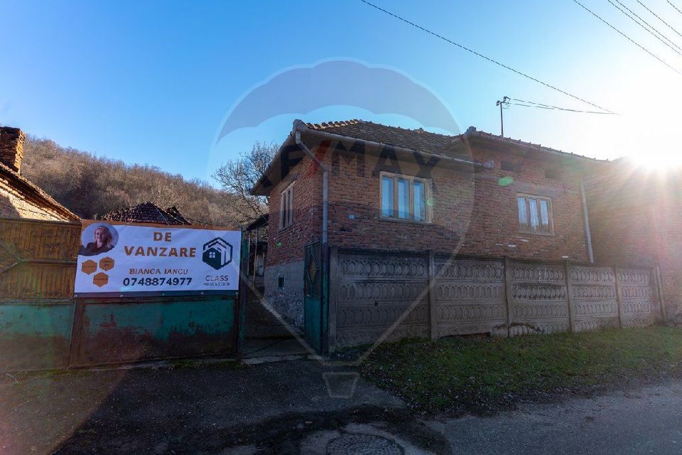 Casă / Vilă cu 4 camere de vânzare