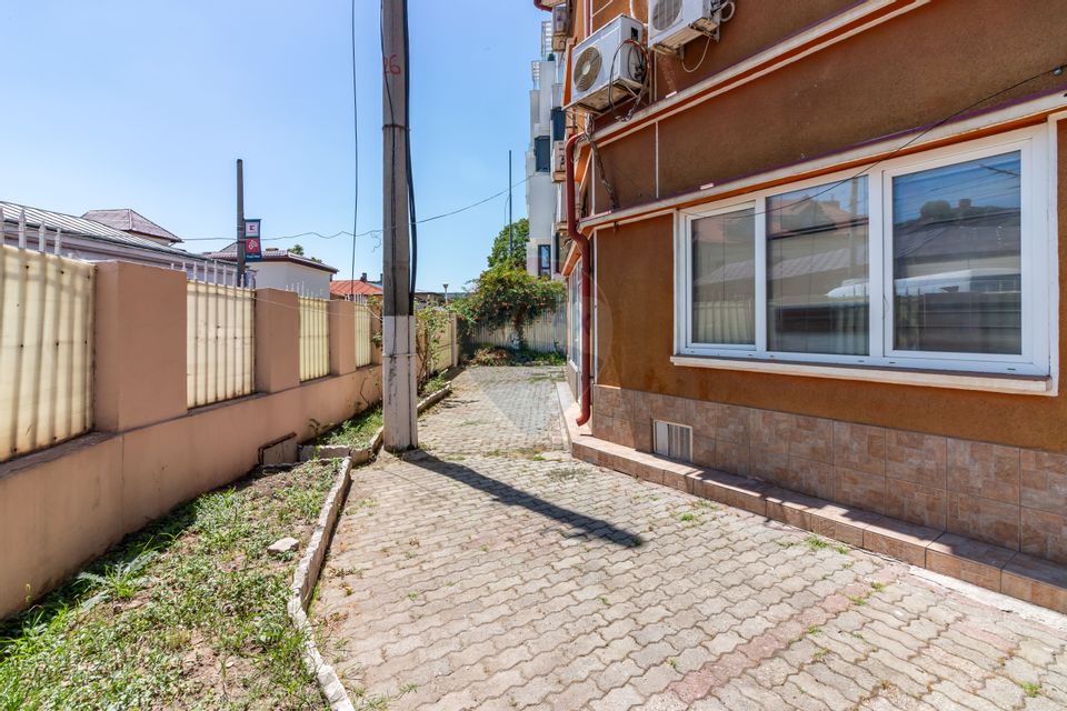 Casă / Vilă în zona Calea Calarasilor, ideal investitie, 6xparcare