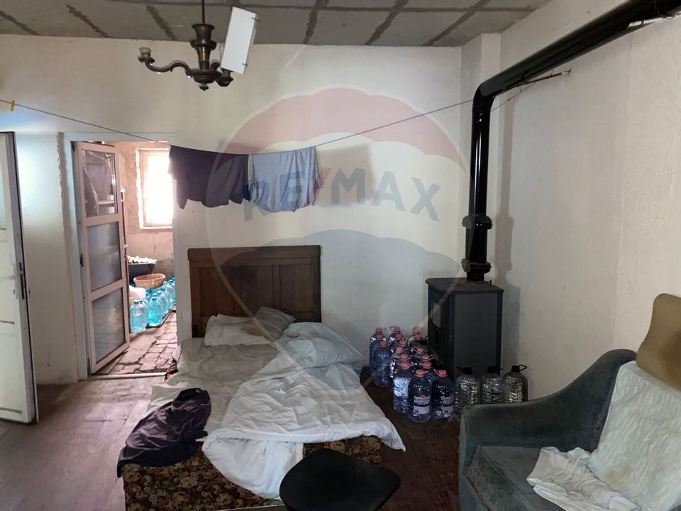 3 room House / Villa for sale, Damaroaia area