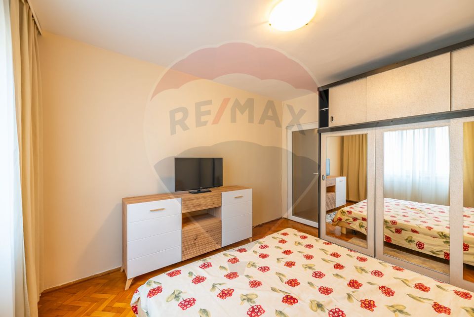 Apartament 3 camere de închiriat în zona Ultracentral