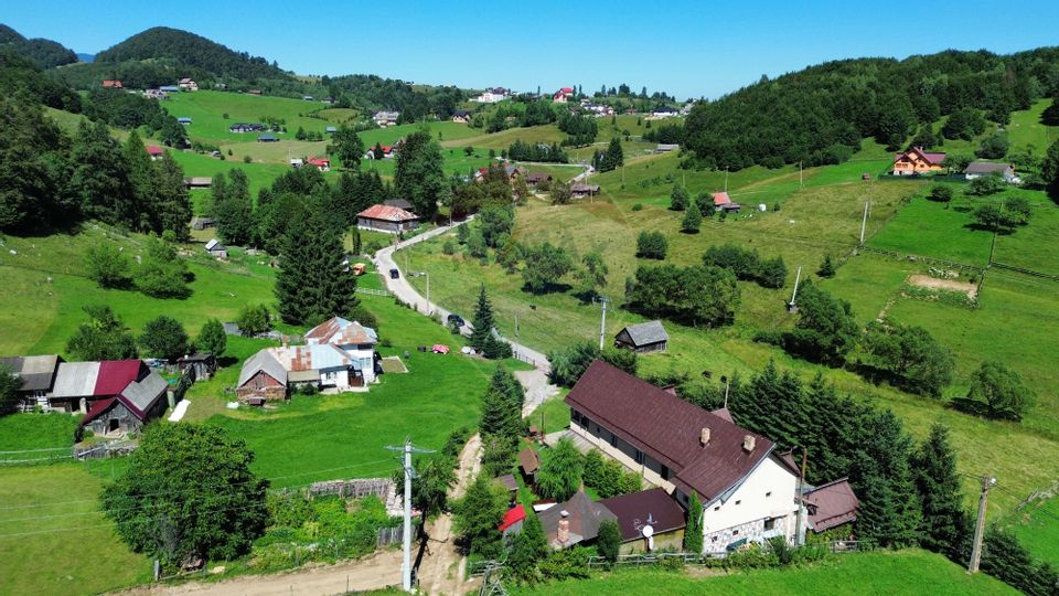 Pensiune de vânzare in vârf de munte la Ciocanu - lângă Sirnea