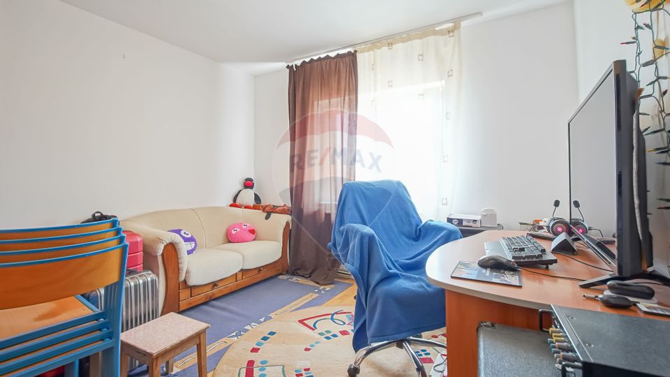 De vanzare 4 camere Racadau-zona Parcul Trandafirilor