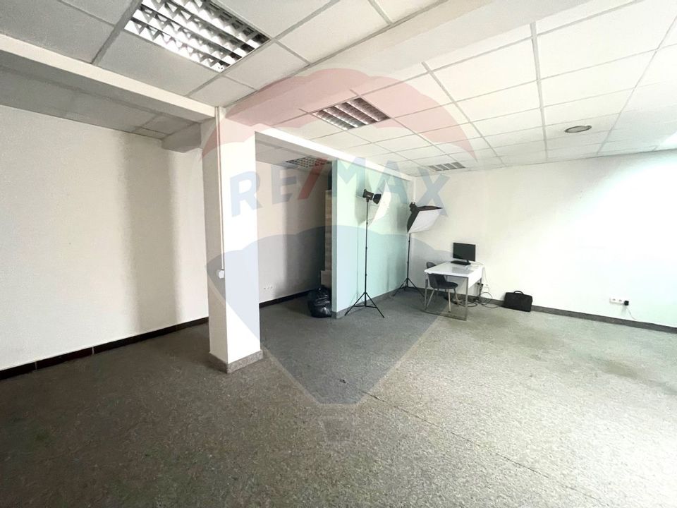 65sq.m Commercial Space for rent, Horea area