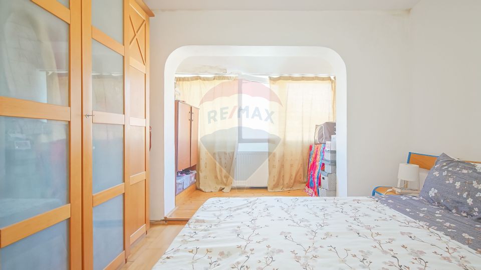 De vanzare 4 camere Racadau-zona Parcul Trandafirilor