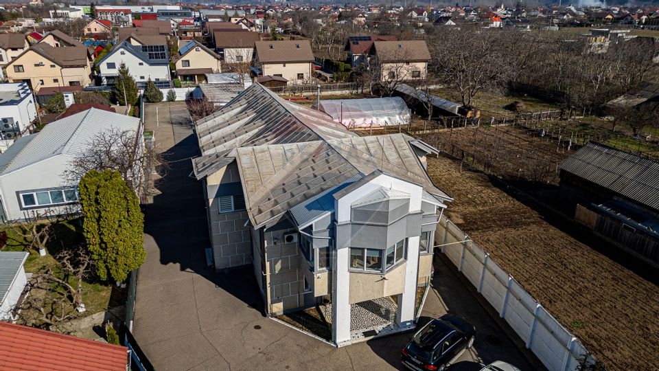 940sq.m Commercial Space for rent, Serbanesti area