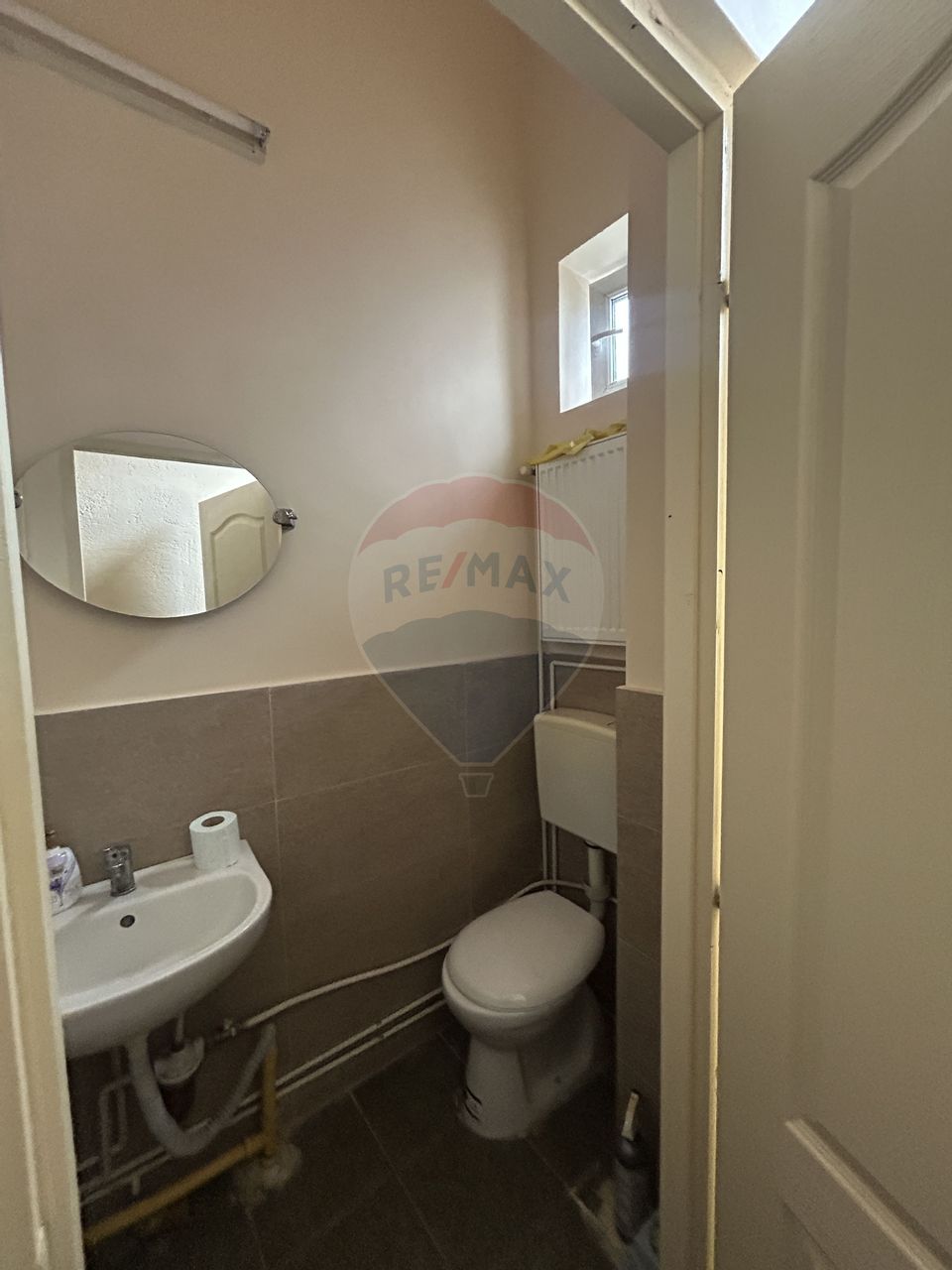 40sq.m Commercial Space for rent, Sud-Est area