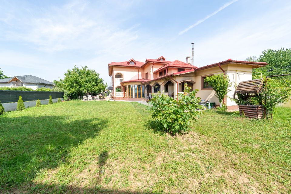 House - Villa for sale, 10 rooms, land 1800sqm, Bacu, Joita