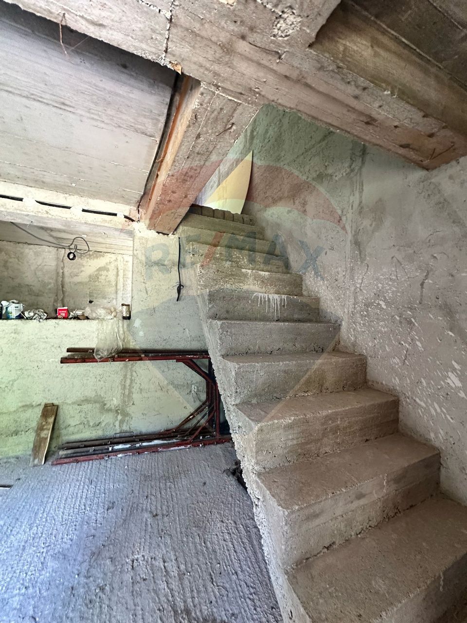 Casă / Vilă la gri in Pangarati Neamt