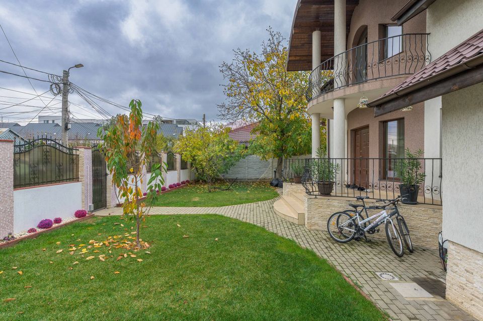 DE VANZARE  Vila cu piscina Zona Colentina