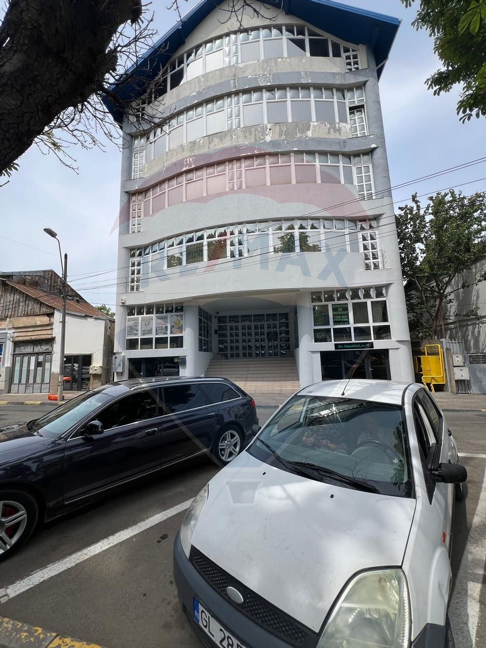 1,500sq.m Commercial Space for sale, Ultracentral area