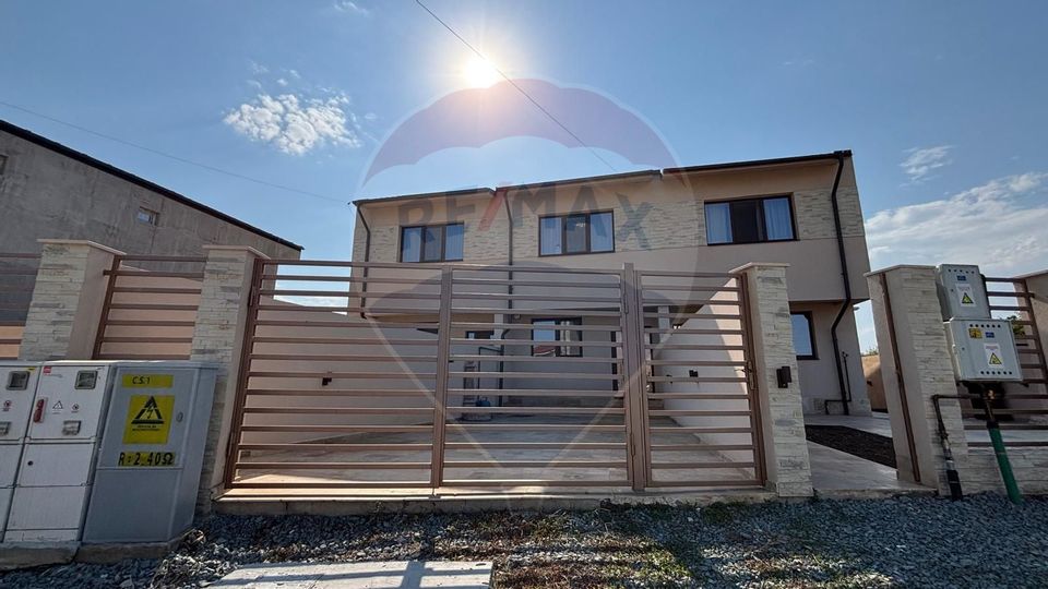 Casa  cu etaj de inchiriat pe termen lung Eforie Nord