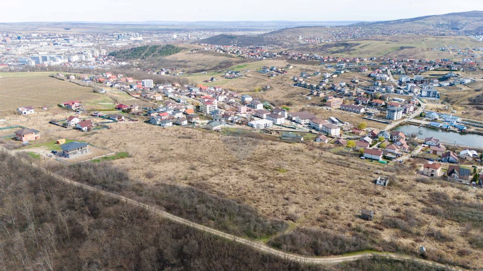 Land 1,424sqm Hlincea / Strada LILIACULUI