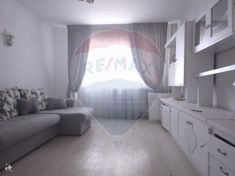 Apartament cu 2 camere etaj 1 - zona centrala