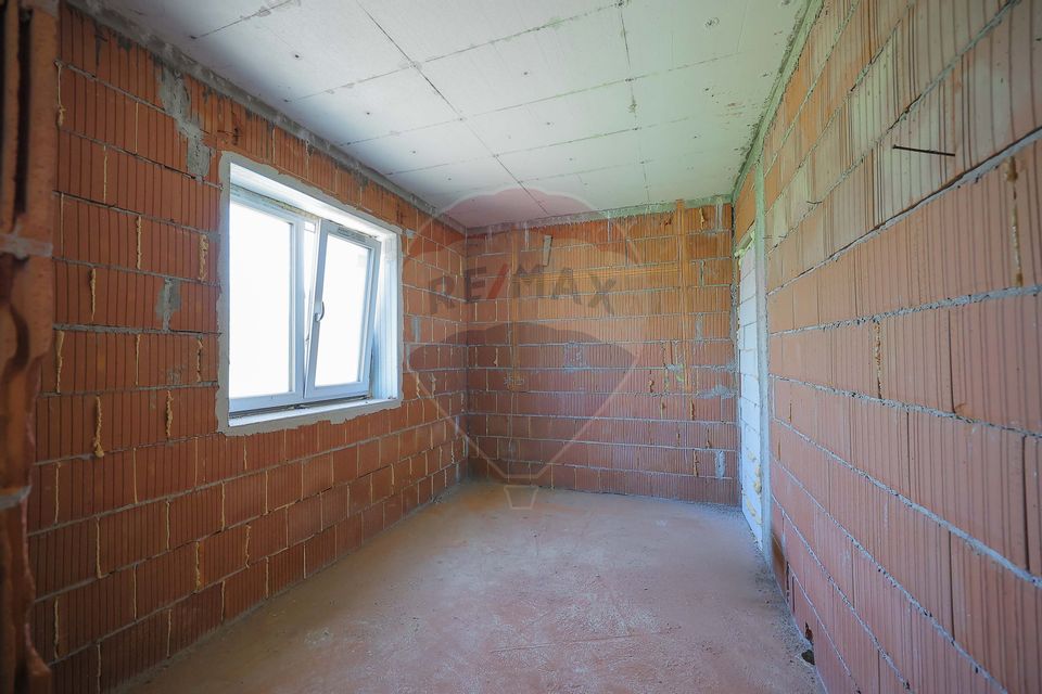 De vânzare casă cu un proiect deosebit, la roșu , Str. Gheorghe Doja