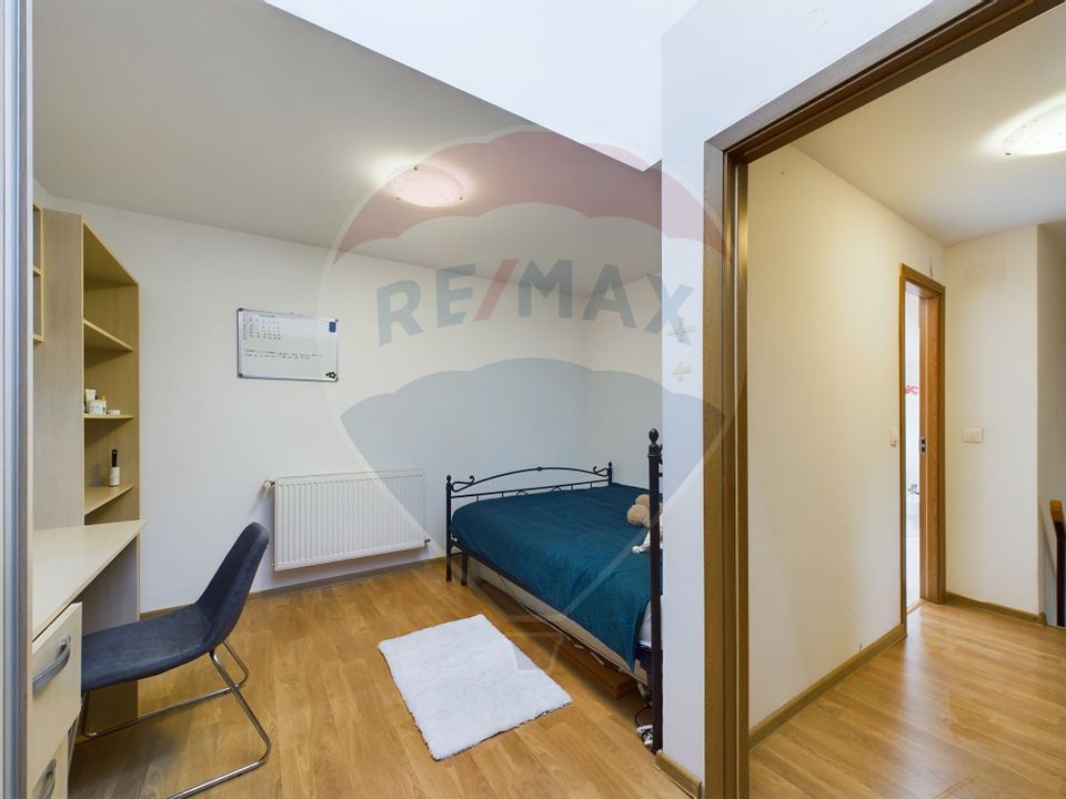 Apartament 4 camere cu centrala proprie, Metrou Aparatorii Patriei