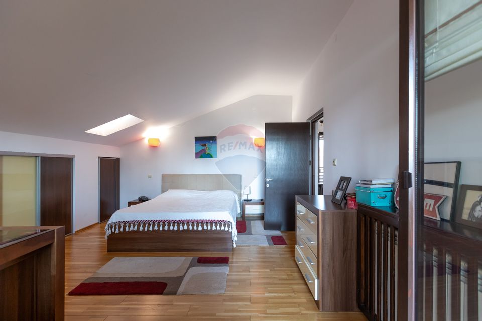 Vilă cu 7 camere de vânzare în zona Centrală Orașul  BUHUȘI