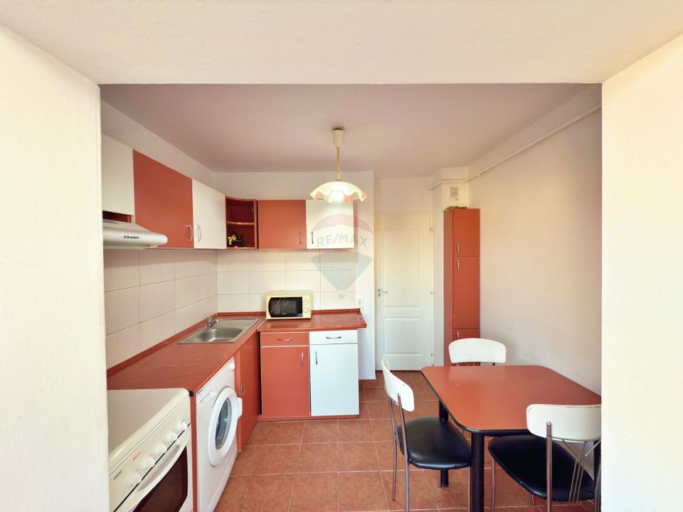 Apartament cu 3 camere de închiriat în Alfa, Arad.