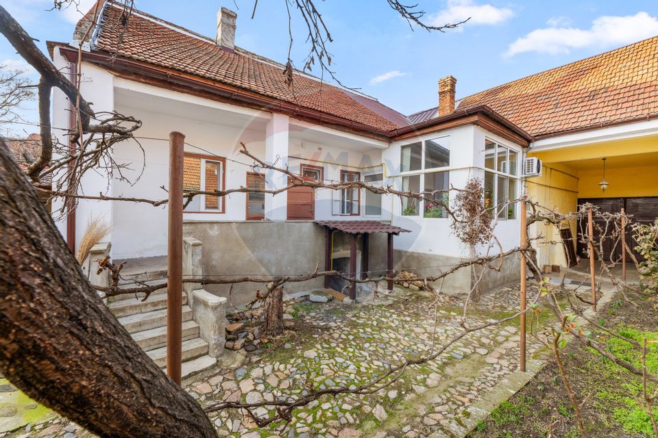 3 room House / Villa for sale, Boul Rosu area