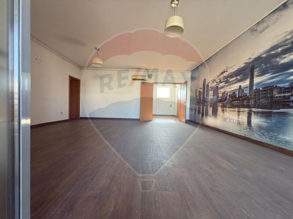 Spațiu comercial de 570 mp de închiriat în Supernova (fostul Cora)