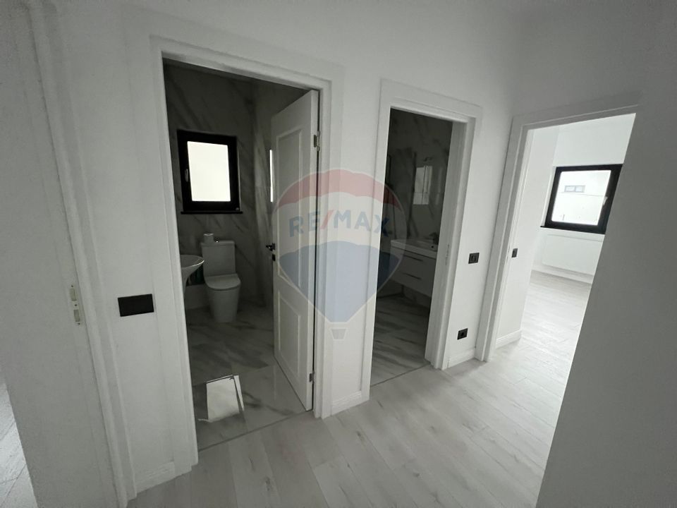 Apartament nou, 3 camere, curte proprie 50mp, de vânzare