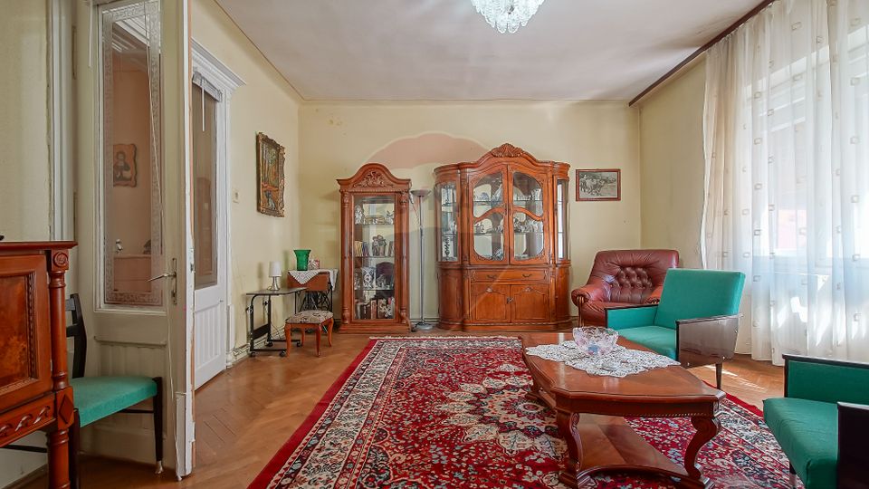 Casă cu 7 Camere + Spațiu Comercial, Oportunitate Rară, Comision 0%