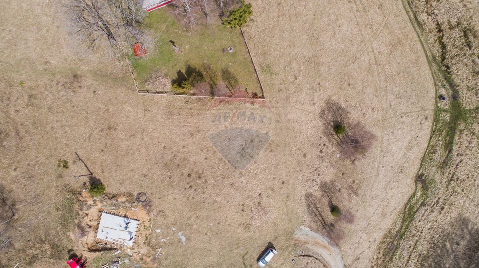 Land 1,788sqm Dambovicioara / Drumul Principal