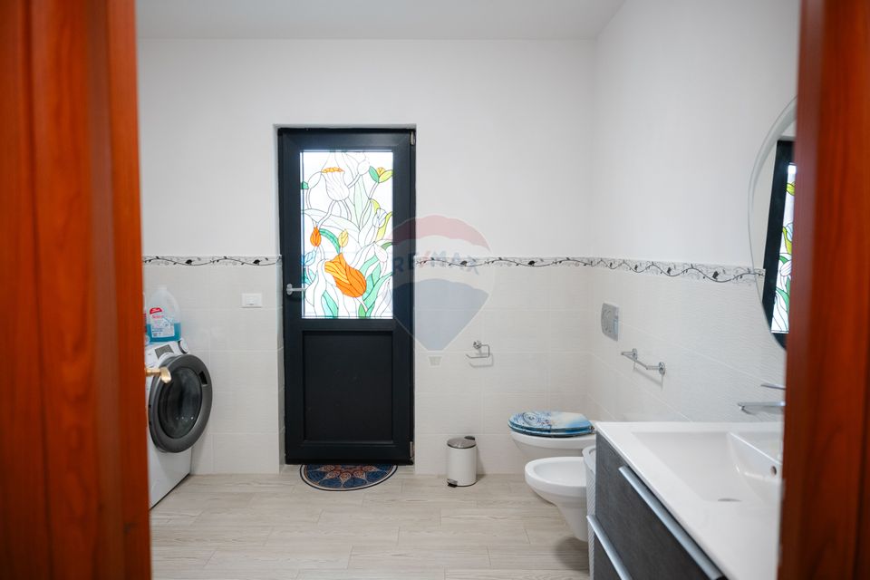 Casă / Vilă cu 5 camere de vânzare