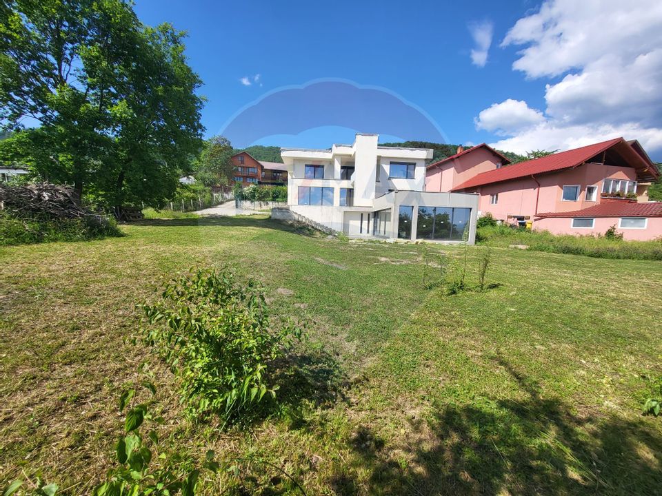 7 room House / Villa for sale, Valea Rosie area