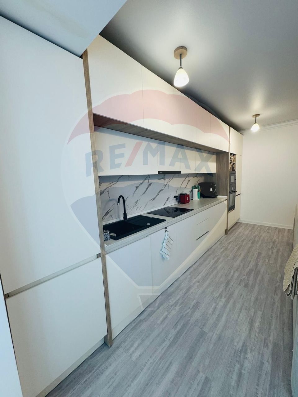 Apartament 2 camere de vanzare White Titanic +loc de parcare