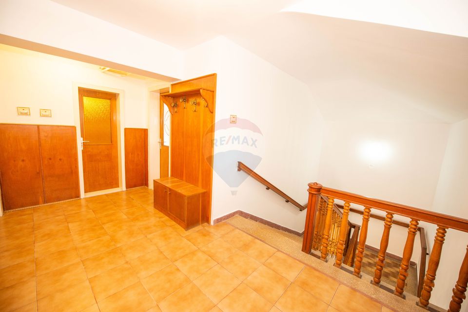 Casa individuala cu 7 camere, de vanzare 250 mp utili,  Buzau