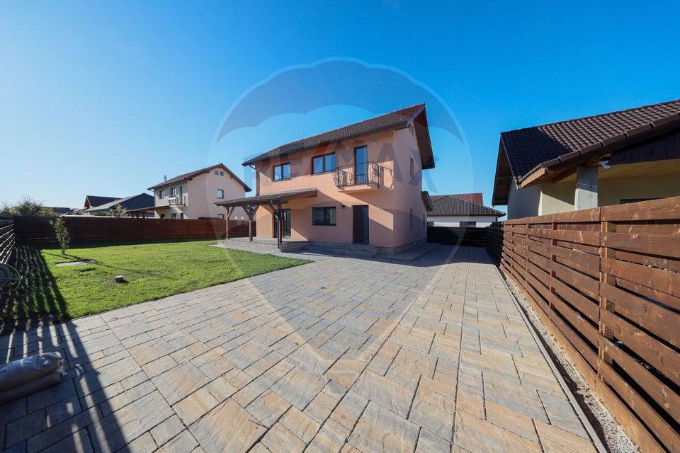 4 room House / Villa for sale