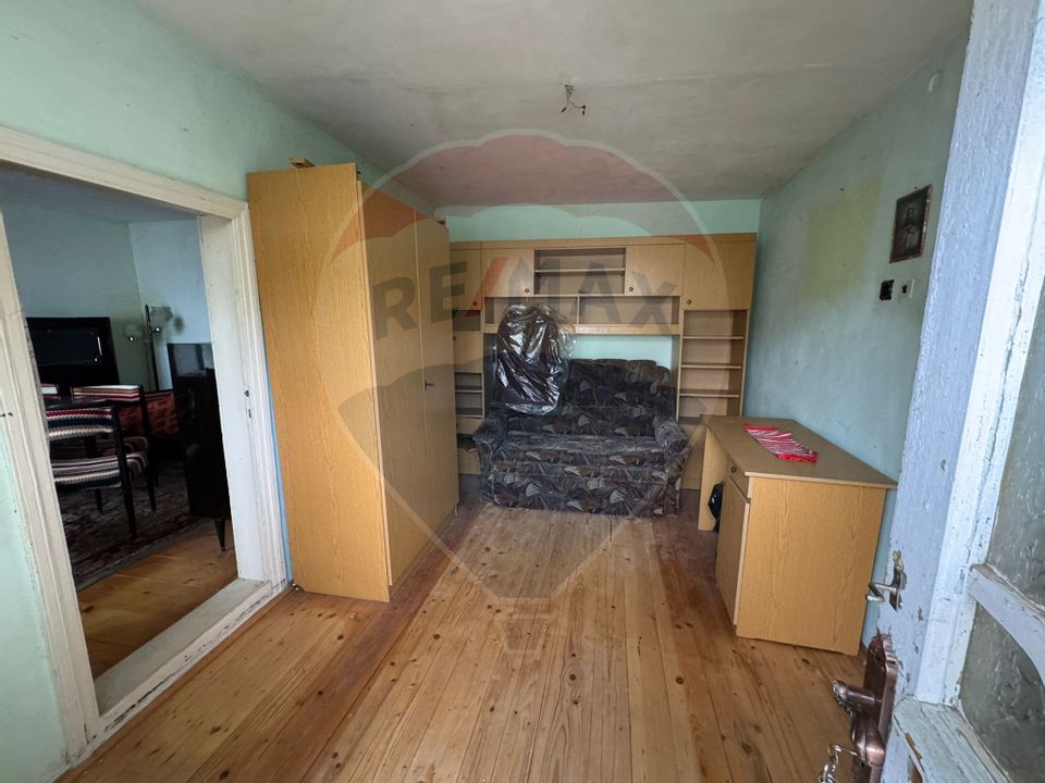 Casă / Vilă cu 3 camere în Răchitosu