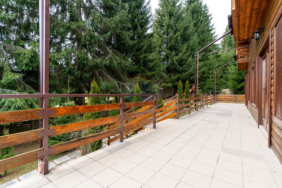 Cabana cu 7 camere de vânzare, 387 mp util, 1300 mp teren!