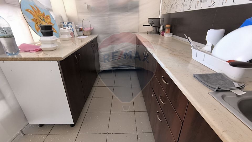 163.73sq.m Commercial Space for sale