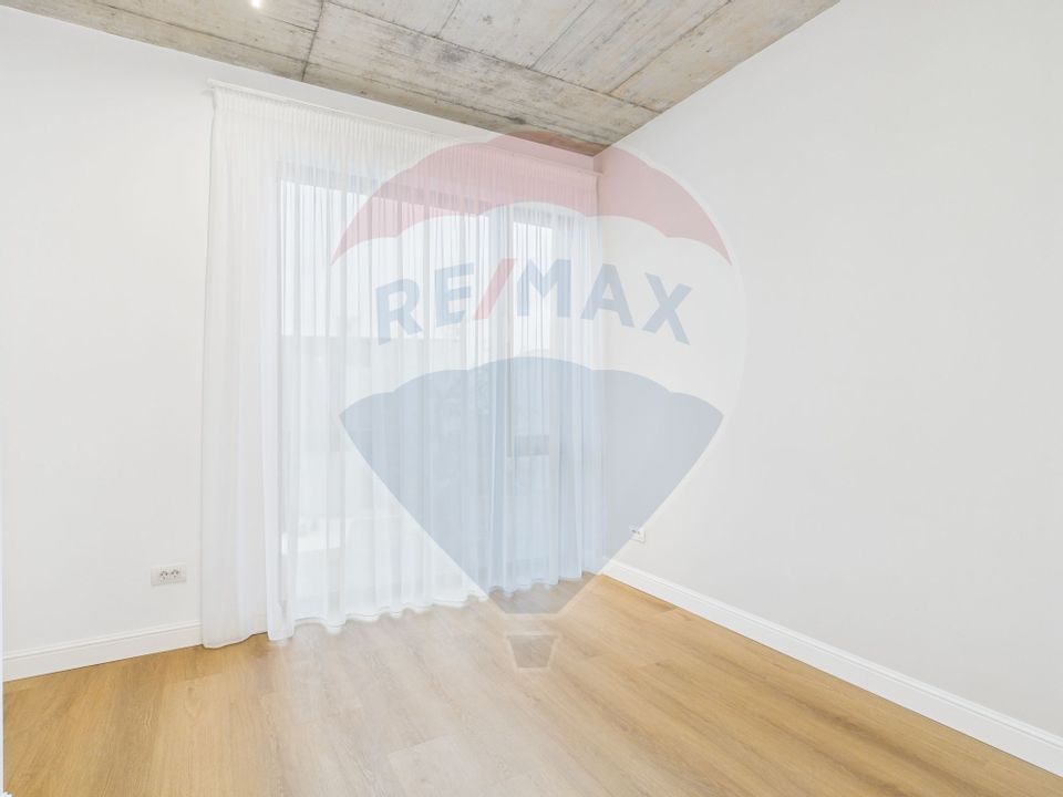 Vila luminoasa cu 4 camere si panouri solare in Amber FOREST Tunari