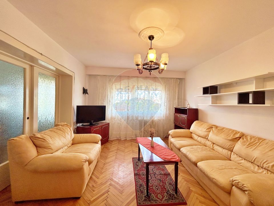 Apartament cu 4 camere de închiriat în zona ultracentrală/Arad