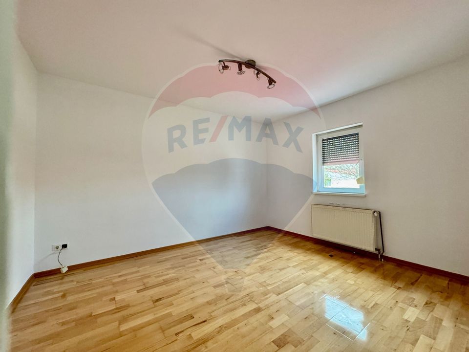 Casă / Vilă cu 7 camere de vânzare în zona Elisabetin